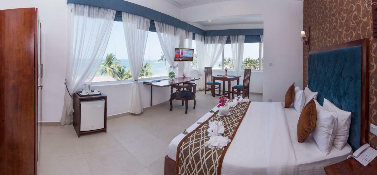 Mount Breeze Hotel Dehiwala-Mount Lavinia Exterior photo